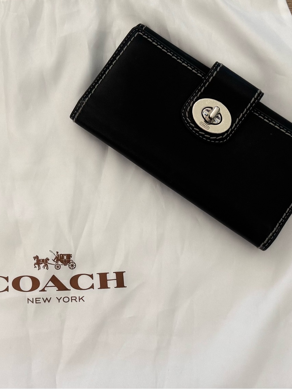 COACH Black Leather Turnlock Card Holder Wallet